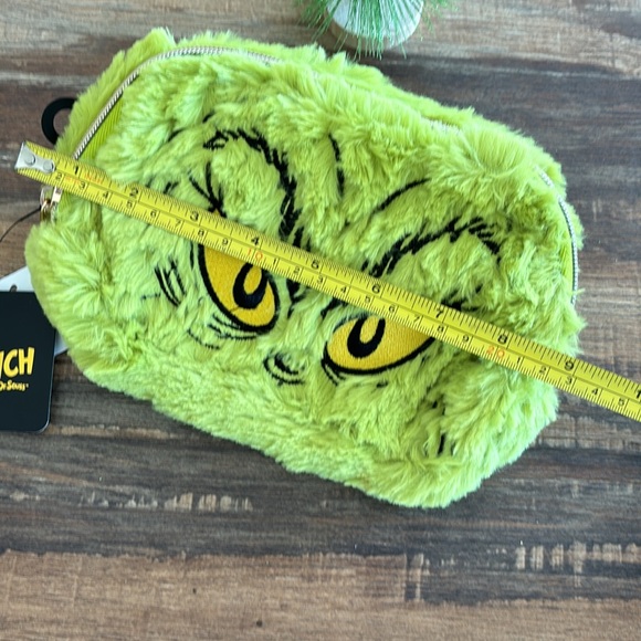 Grinch Fuzzy Belt Bag - Picture 14 of 15